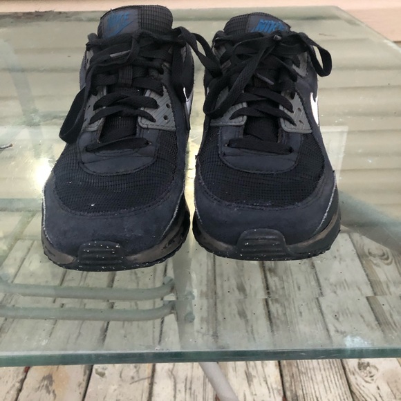 Air maxes - Picture 3 of 3